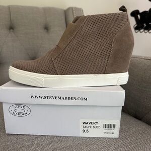Steve Madden Wavery Wedge Sneaker Taupe Size 9.5